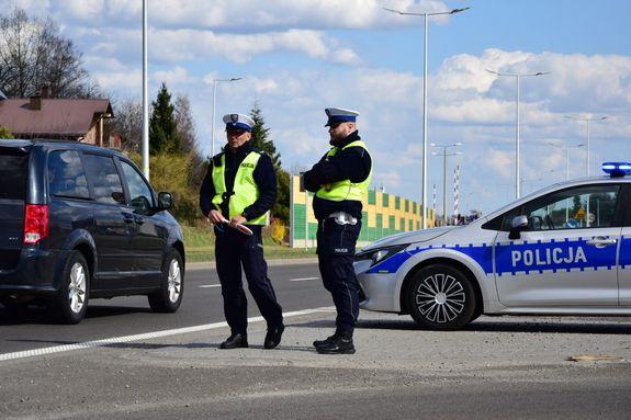 2800 złotych mandatu i 24 punkty karne dla kierowcy audi