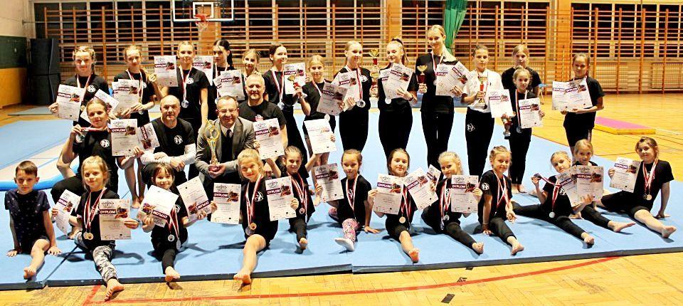 Akrobaci Fit Kids Przemyśl z Drużynowym Pucharem Polski
