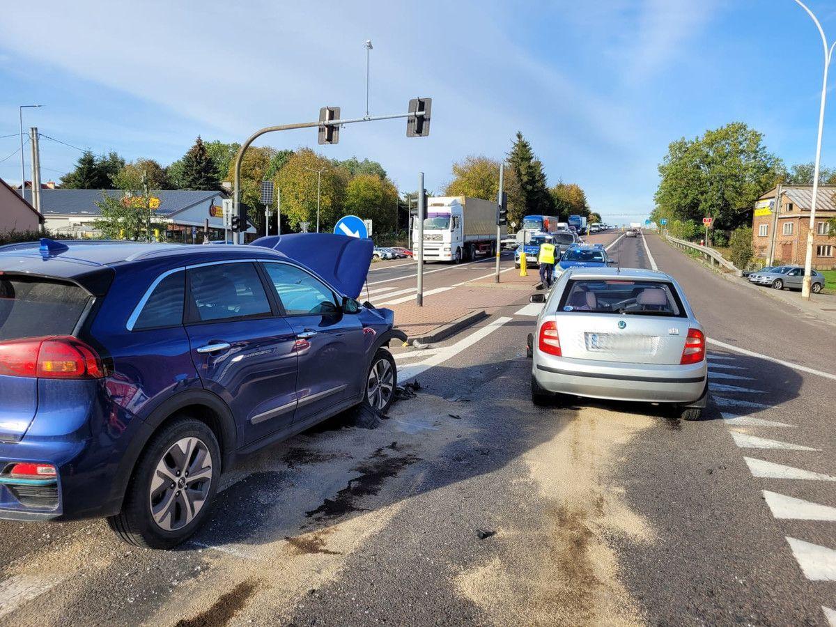 Wypadek w Żurawicy. Do szpitala trafił 68- letni kierowca