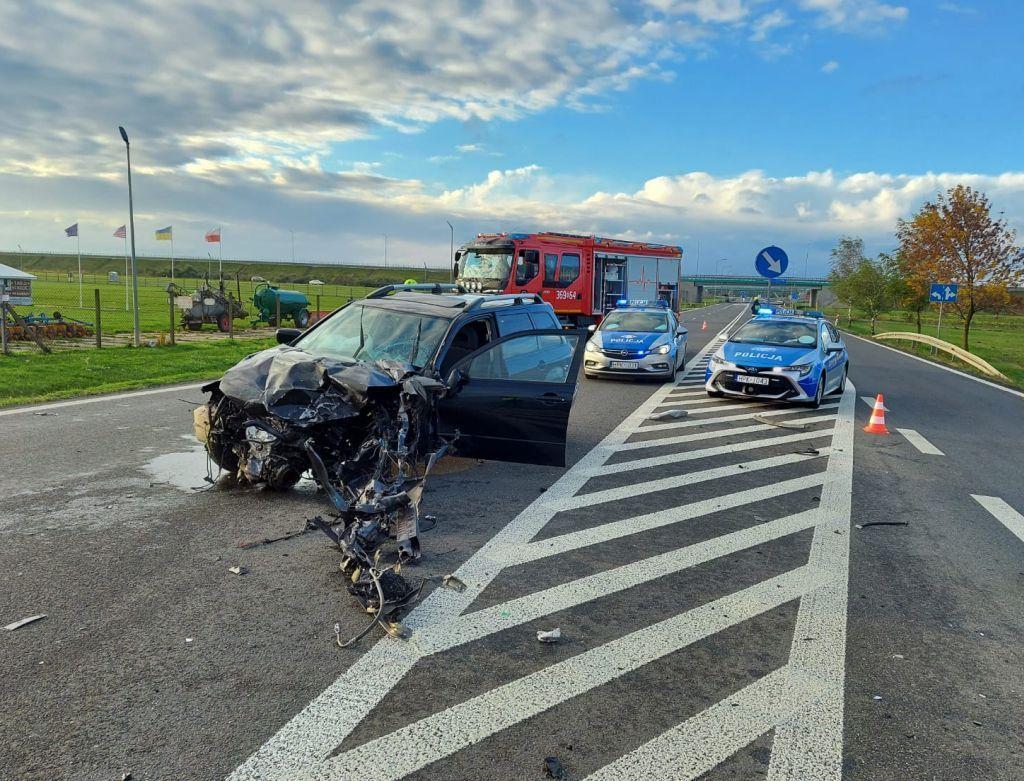 Chciała ominąć sarnę, doprowadziła do zderzenia z ciężarówką