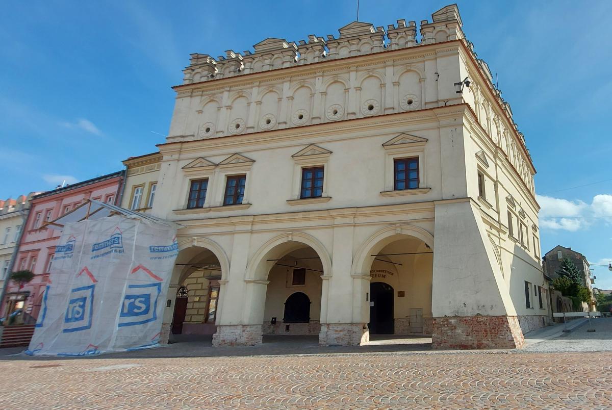 Rozpoczęła się renowacja elewacji kamienicy Orsettich