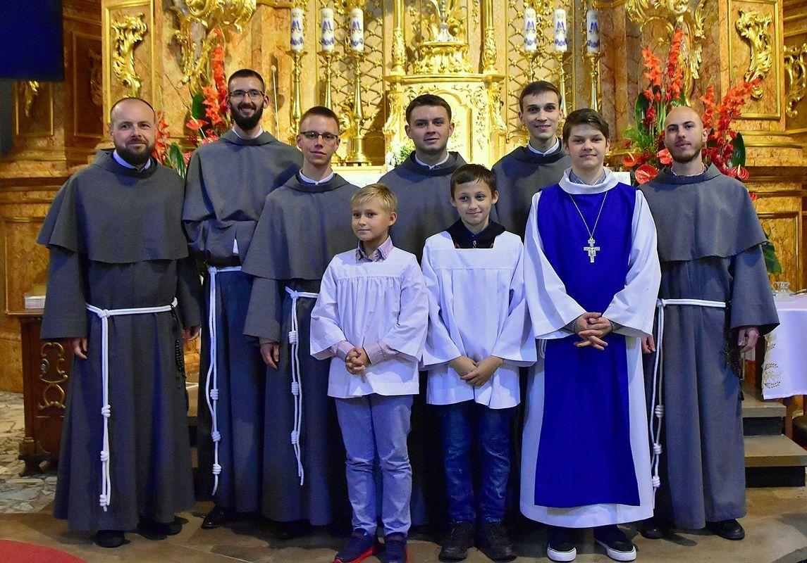 Złożyli śluby zakonne i wypuścili singiel! Śpiewają dla Pana Boga i szukających własnej drogi