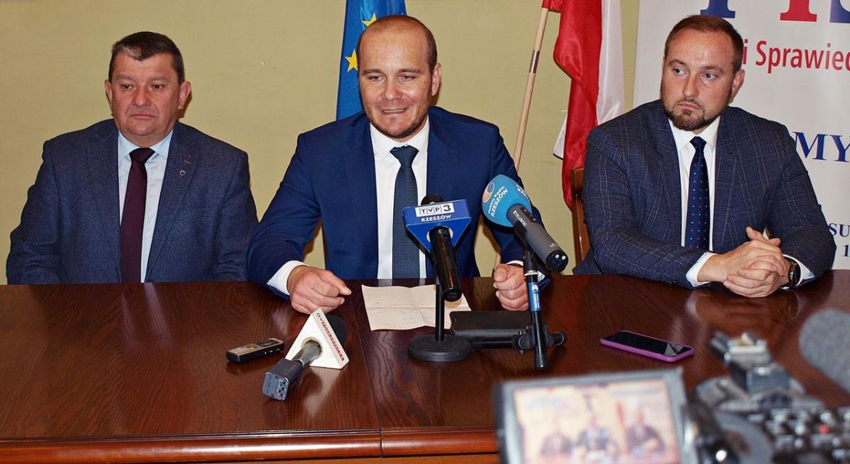 Przemyski PiS podczas konferencji: Będziemy przeciw zadłużaniu miasta