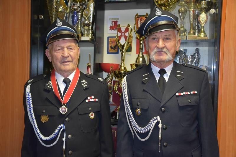 Jaki ojciec, taki syn. Od lat wierni służbie i lokalnej tradycji