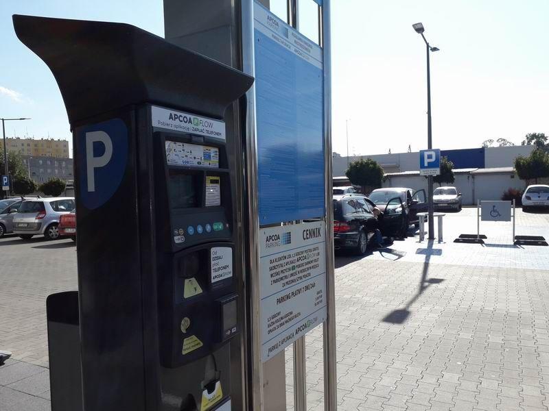 Uprawnienia do bezpłatnego parkowania to za mało?! 