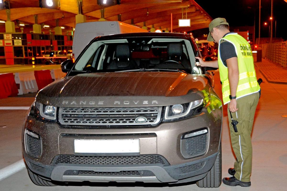 Pogranicznicy odzyskali skradzionego SUV-a wartego 120 tys. zł