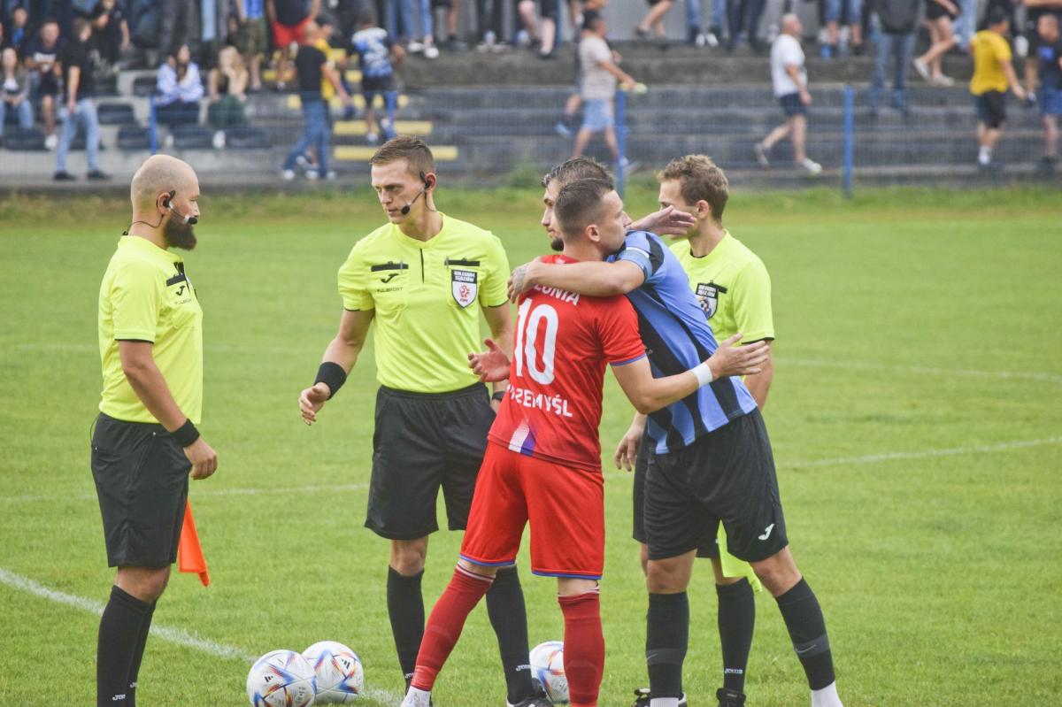 Derby dla JKS. Piłkarskie święto w Jarosławiu 
