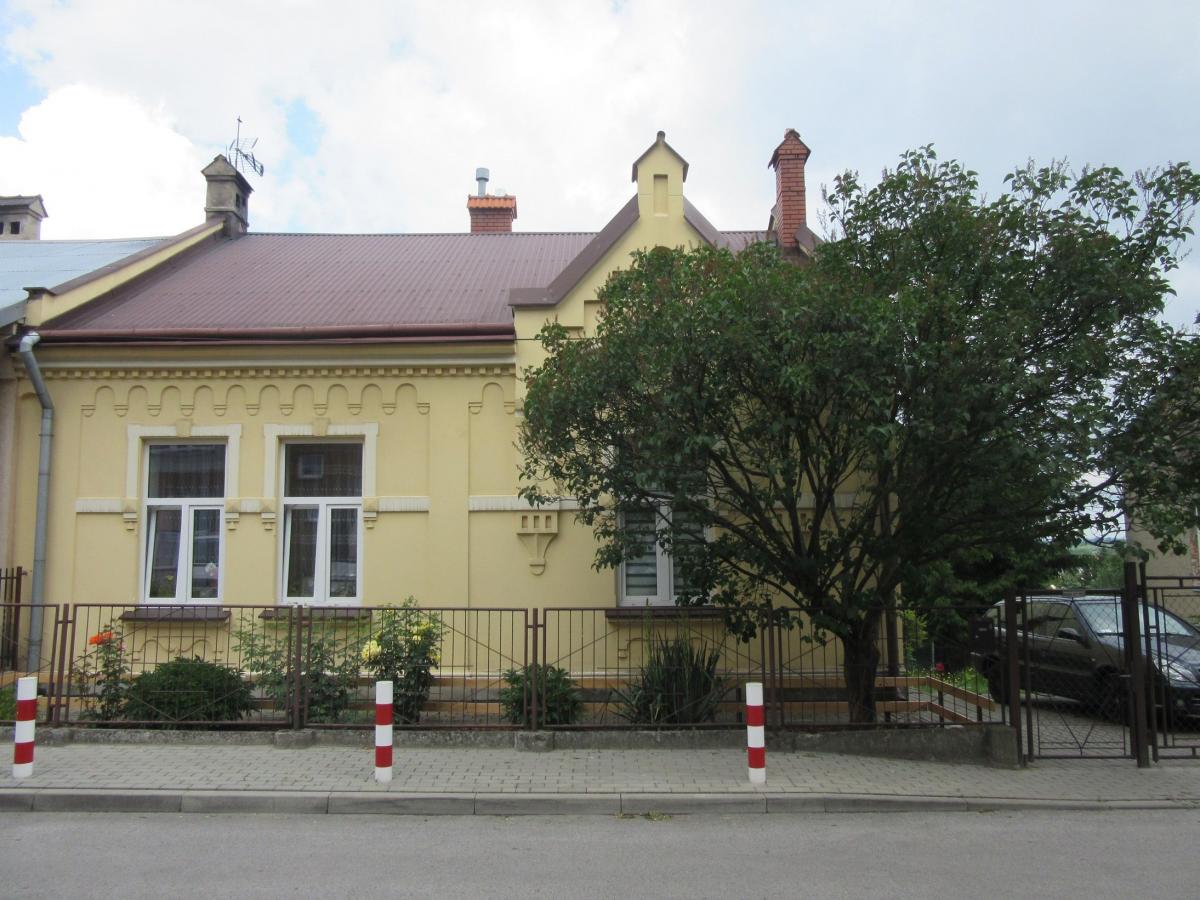 Stary dom? Ulica Braci Prośbów w Jarosławiu bogatsza o nowy zabytek [ZDJĘCIA]