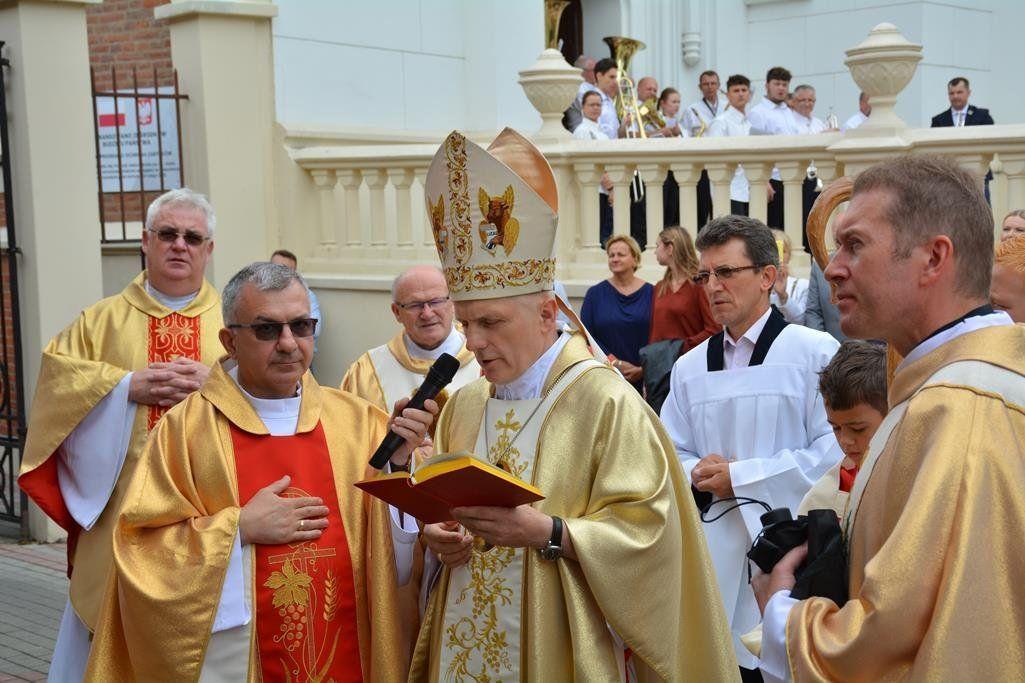 Plac bł. Augusta Czartoryskiego oficjalnie otwarty i poświęcony [ZDJĘCIA]