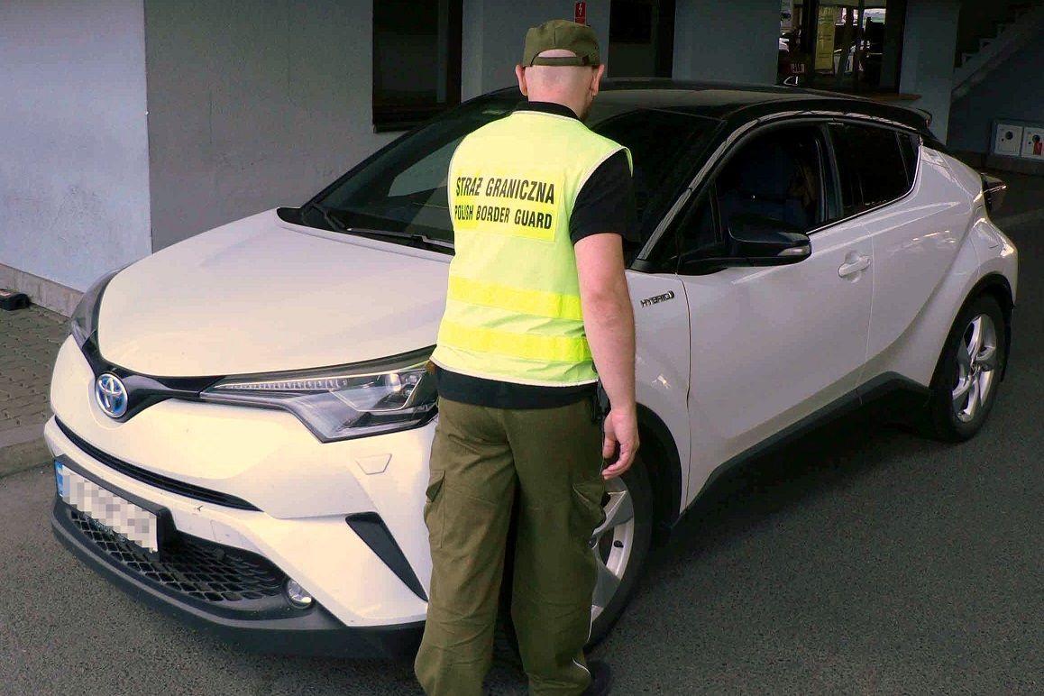 Kierowca się zdziwił, a toyota na Ukrainę nie wróci