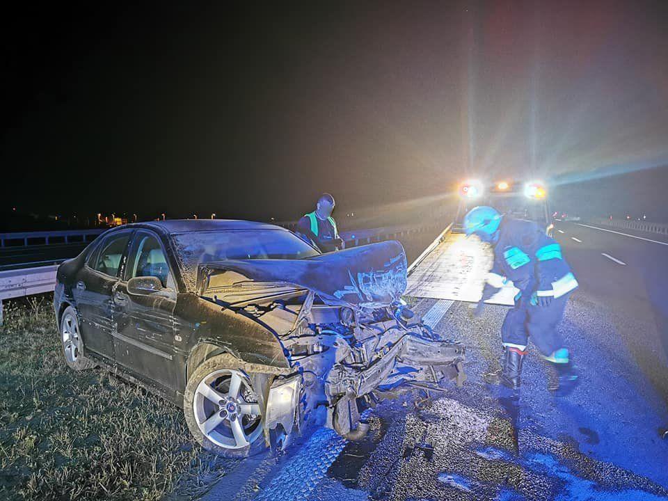 Saab uderzył w bariery na A4 w Przeworsku [ZDJĘCIA]