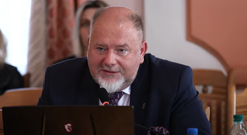 Duży może więcej? Burmistrz Waldemar Paluch uzasadnia połączenie dwóch miejskich spółek: MZK i PWiK