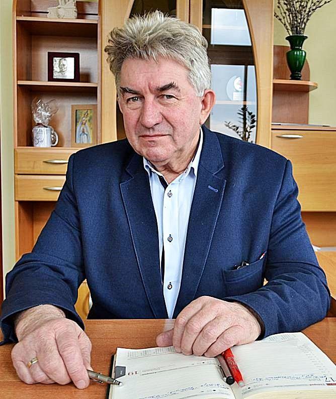 Zapobiegliwy Woś, „bezdomny” Szkoła