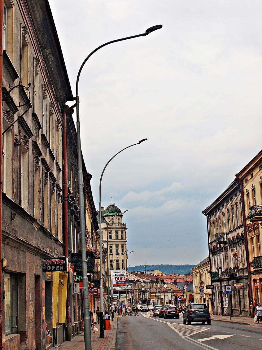Miasto doda kasę na oświetlenie czy ograniczy ilość?