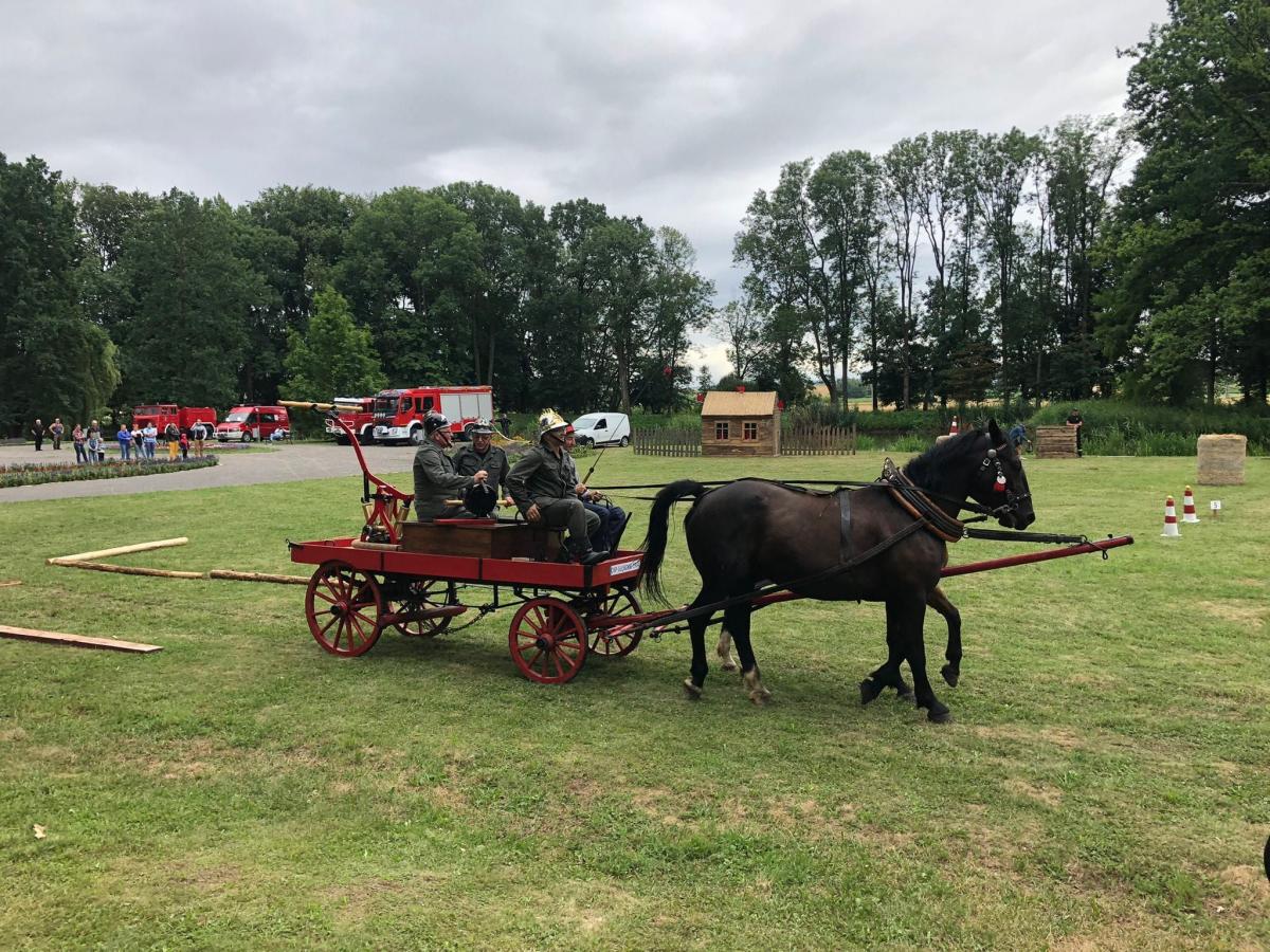 Parada konnych sikawek! Tak gaszono pożary 120 lat temu [ZDJĘCIA]