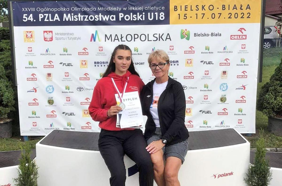 One się nie zatrzymują. Anna i Julia ze srebrem MP U-18!