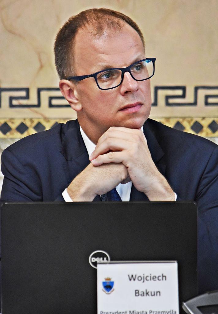 Pięć mieszkań prezydenta Bakuna