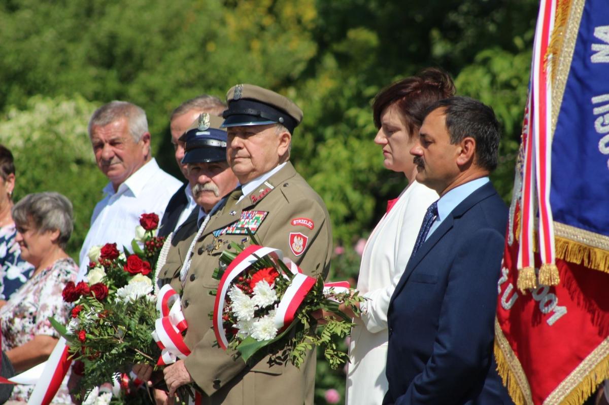 Oddali hołd pomordowanym przez hitlerowców [ZDJĘCIA]
