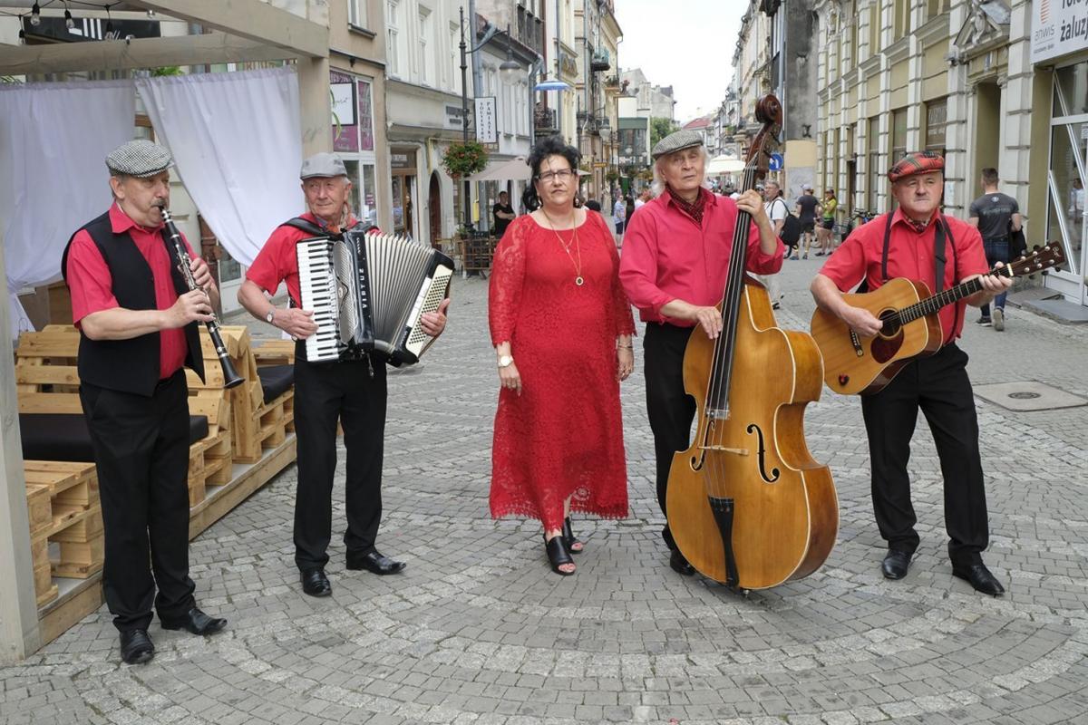 Kapele znów zagrają na przemyskich podwórkach i ulicach