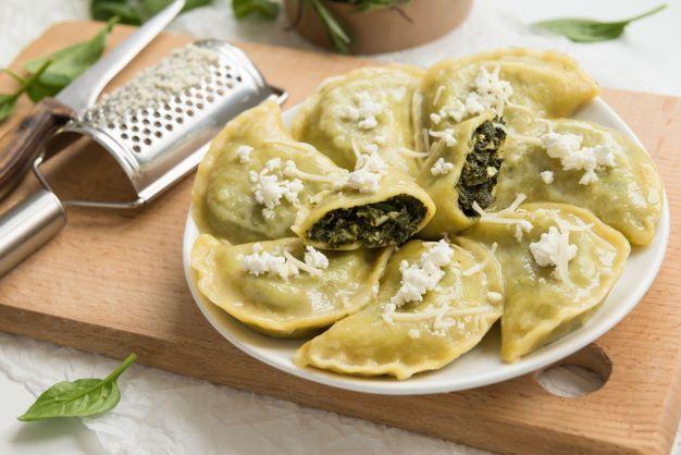 Pierogi ze szpinakiem i serem feta