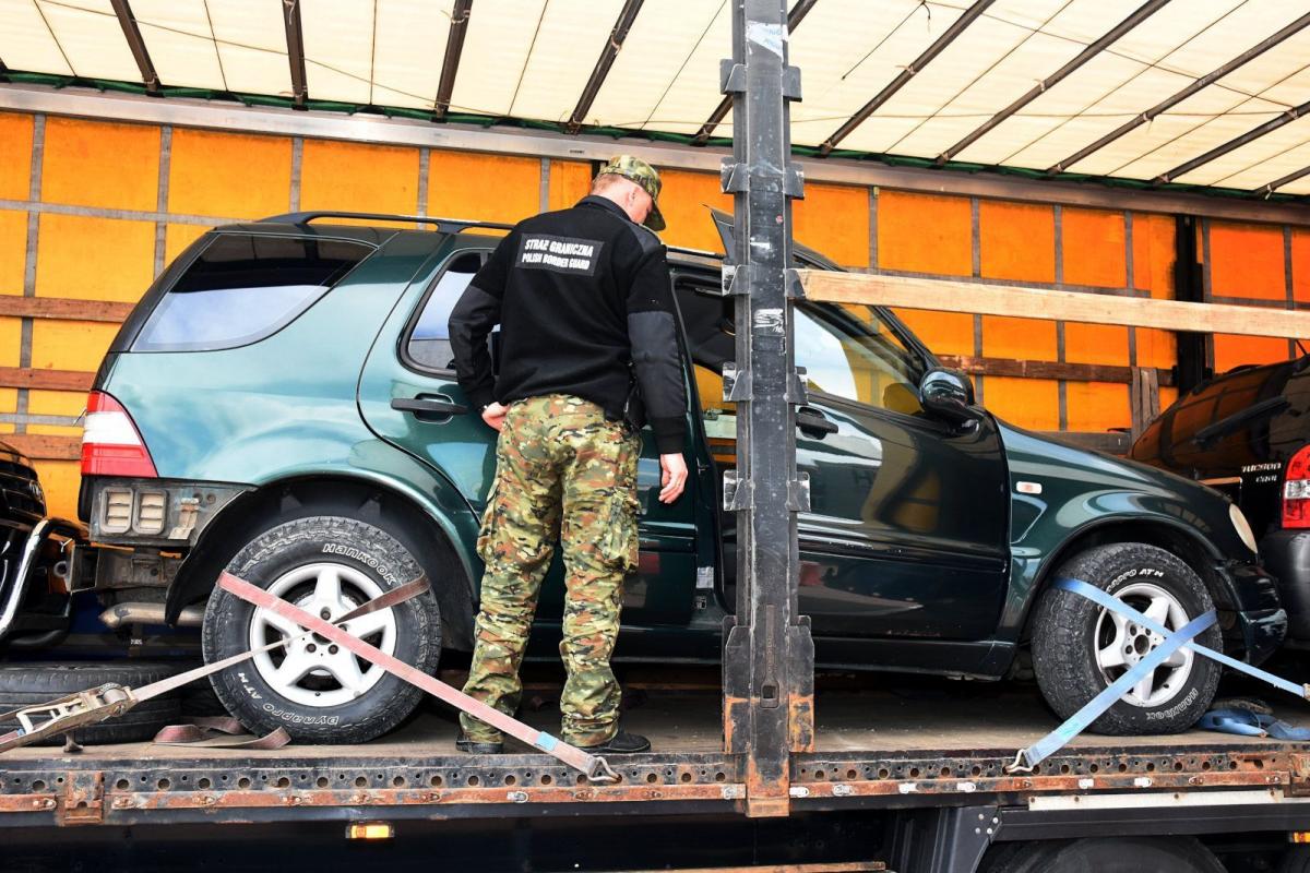Poszukiwane przez Interpol i SIS auta zatrzymane na granicy