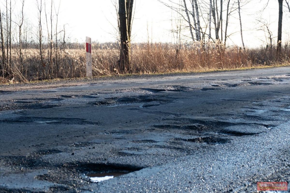 4-kilometrowy odcinek drogi Futory – Dachnów najgorszy w Polsce?