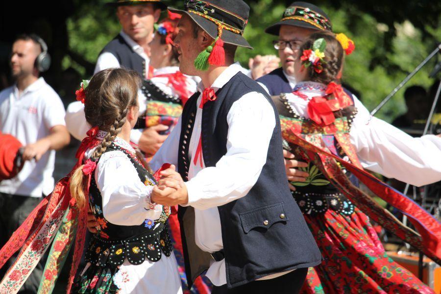 Przegląd zespołów tańca ludowego w Gaci