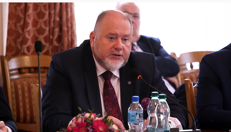 Radni Strzępek i Nazarewicz sugerują nepotyzm burmistrza Palucha