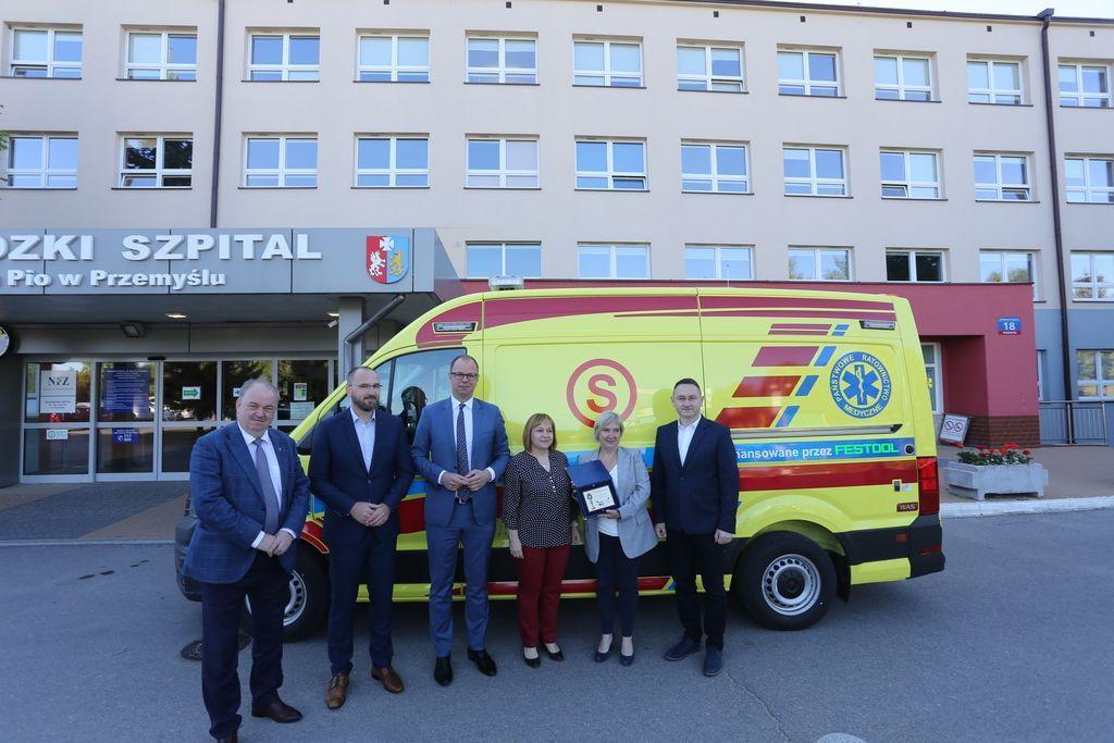 Kolejna karetka dla szpitala na Monte Cassino