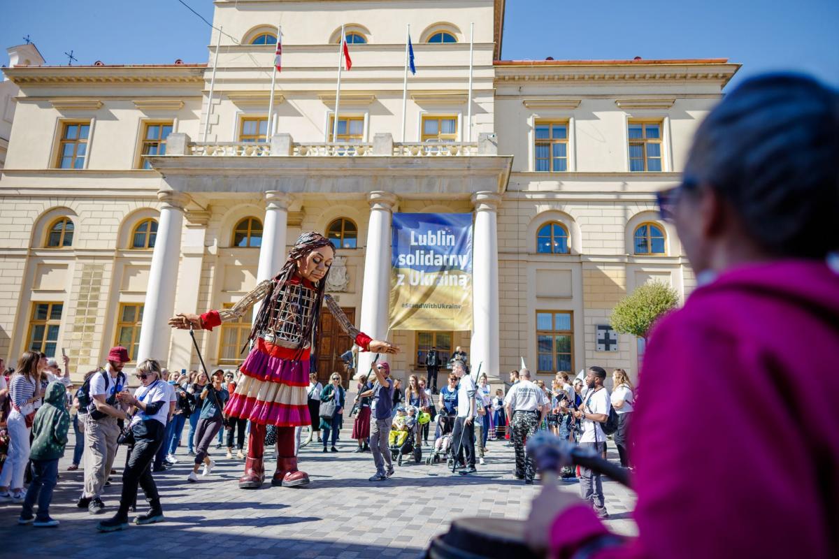 Mała Amal niosąca nadzieję już jutro przejdzie ulicami Przemyśla