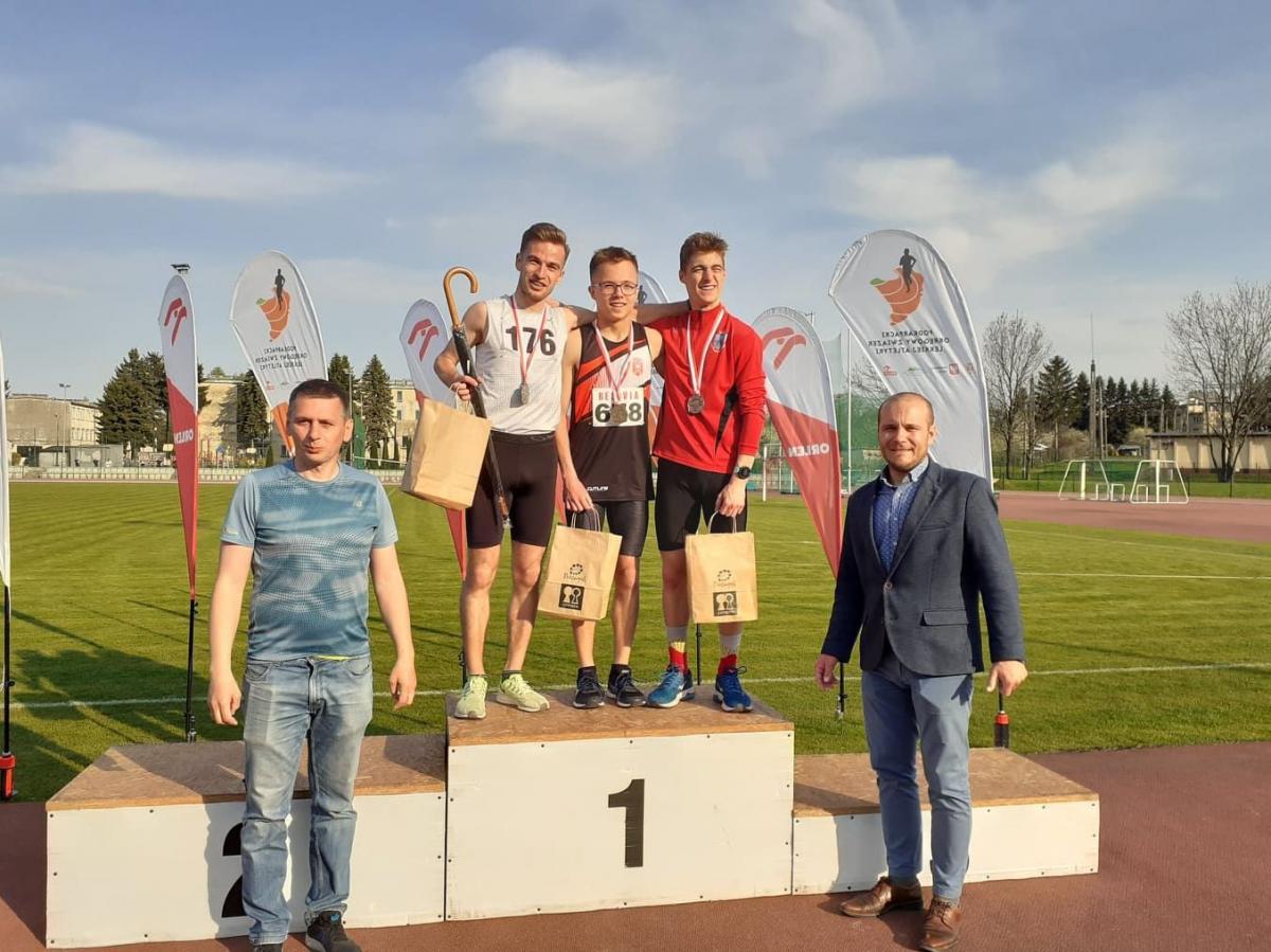 9 medali UKS „Tempo” na otwarcie letniego sezonu