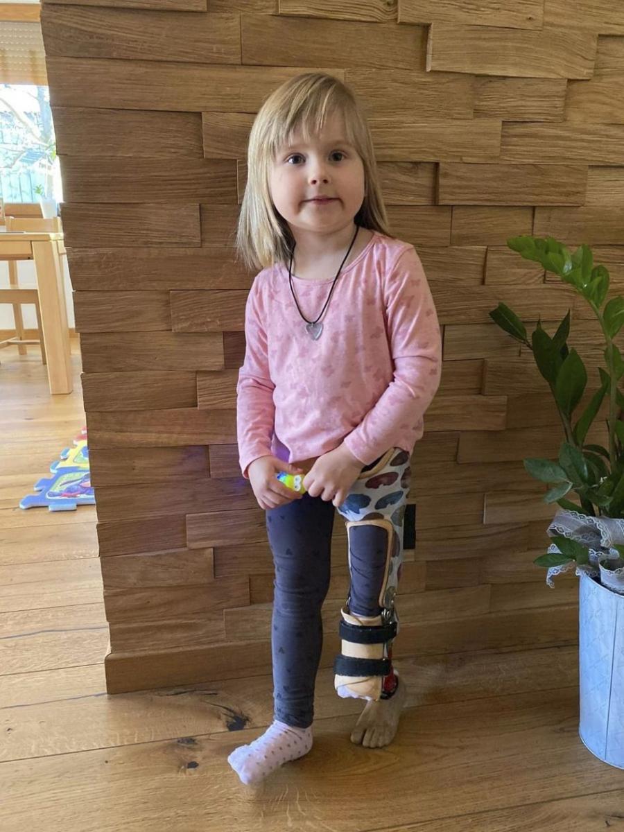 Weronika ma szansę na operację w USA, brakuje jeszcze 6 tys. zł. – Siłę do walki o nią czerpałam z wiary – mówi pani Ewa, mama dziewczynki 