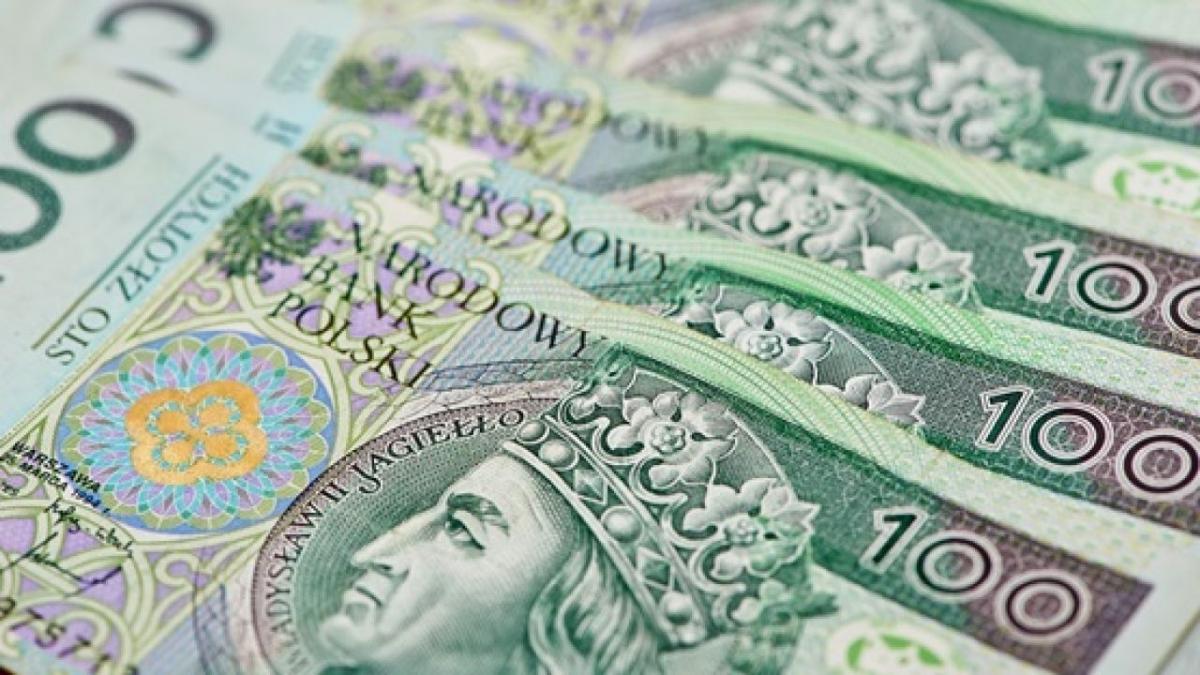 Przy byłym „Tesco” w Przemyślu znaleziono pieniądze. Właściciel poszukiwany