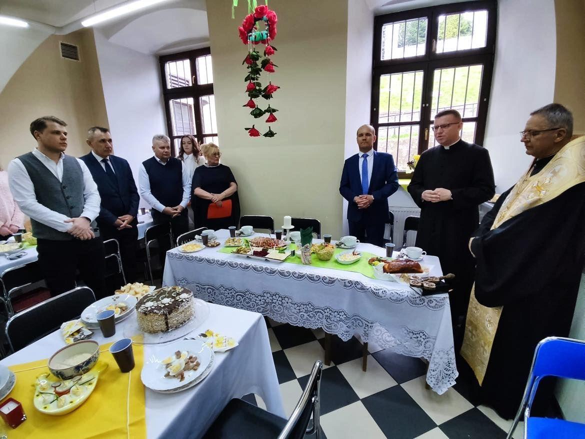 Śniadanie wielkanocne w „Bazie”. Nie brakowało łez...