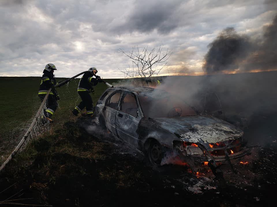 Niżatyce: Auto stanęło w płomieniach [ZDJĘCIA]