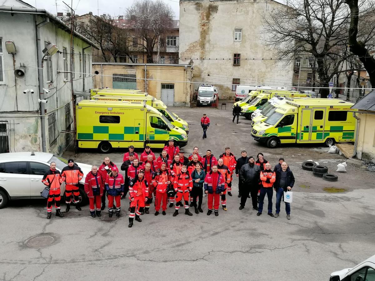 Przemyślanie zawieźli angielskie karetki do Lwowa
