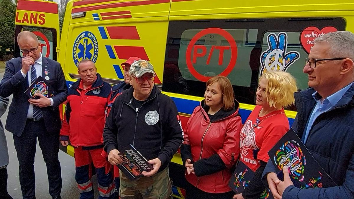 Jurek Owsiak  przekazał karetkę za 609 tys. zł dla szpitala w Przemyślu [WIDEO]
