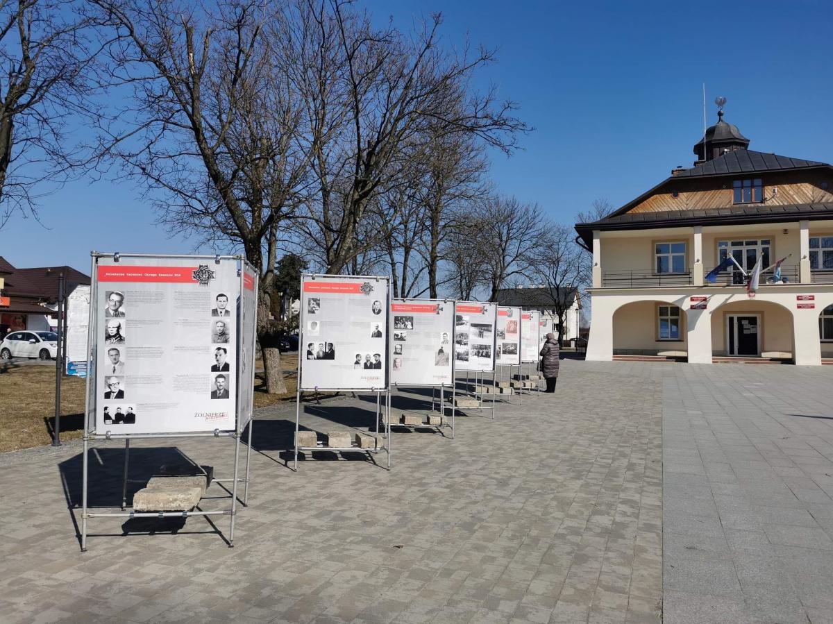 „Żołnierze niezłomni” na narolskim Rynku 