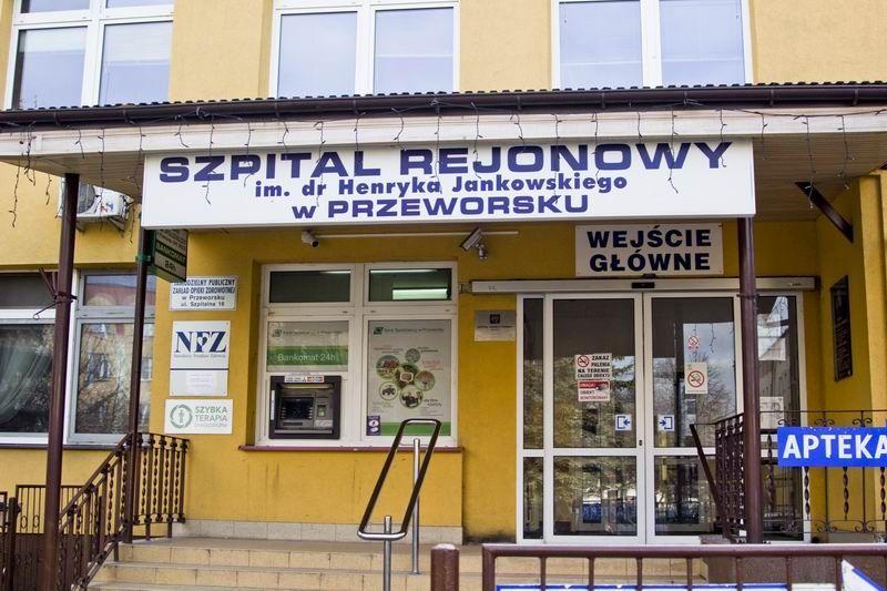 Kolejne stypendia dla medyków. Czy uda się zatrzymać młodych lekarzy w szpitalu? 