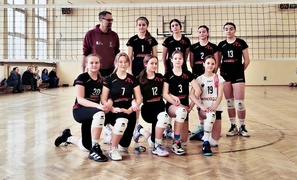 Młode przemyskie siatkarki w ćwierćfinale MP