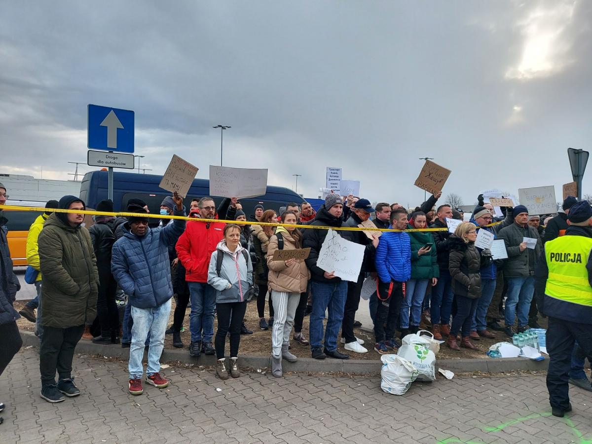 Stop dezinformacji! Wszystkie osoby wpuszczane do Polski są weryfikowane przez Straż Graniczną!
