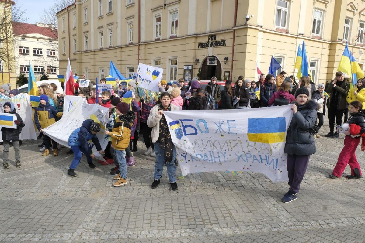 Uczniowie przemyskich szkół przeciw rosyjskiej agresji [ZDJĘCIA]