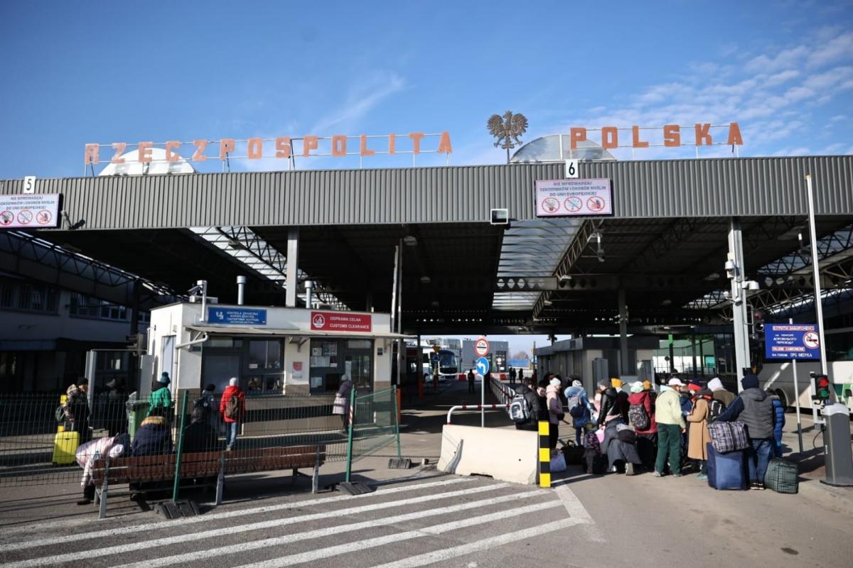 Odprawa ruchu pieszego na wszystkich drogowych przejściach granicznych z Ukrainą