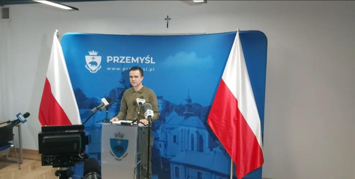 W Przemyślu nikt nie zostanie bez pomocy! Kilkaset osób zaoferowało pomoc uchodźcom