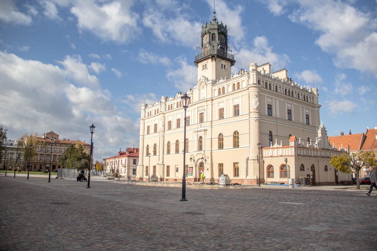 Przyhamowanie na ostatniej prostej. Co z remontem drugiej części Rynku?