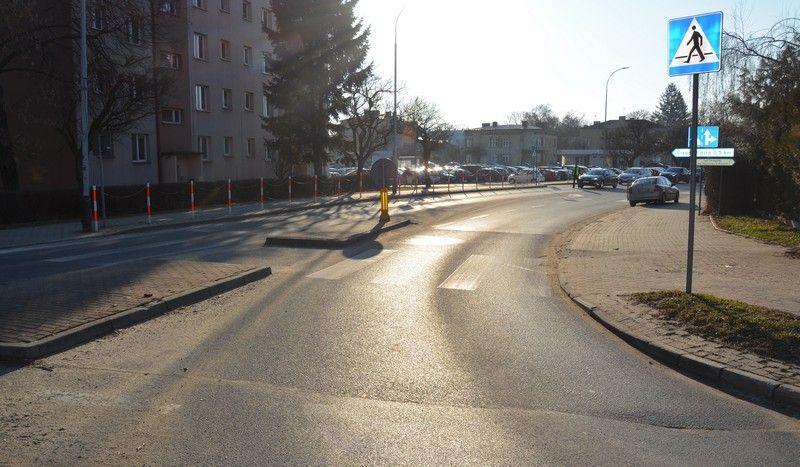  Kierujący potrącił pieszą przechodzącą przez oznakowane przejście 
