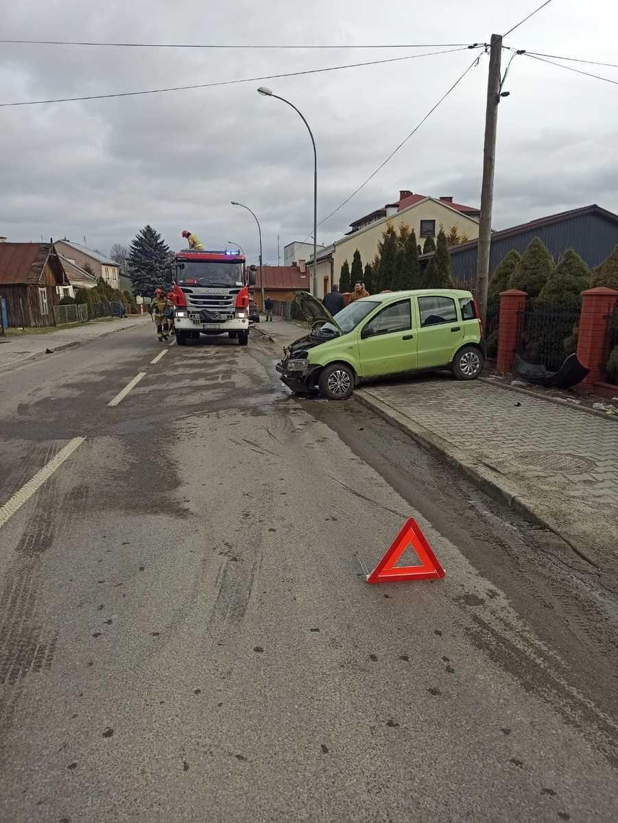 Zderzenie 3 pojazdów w Lubaczowie. Powód: nieustąpienie pierwszeństwa