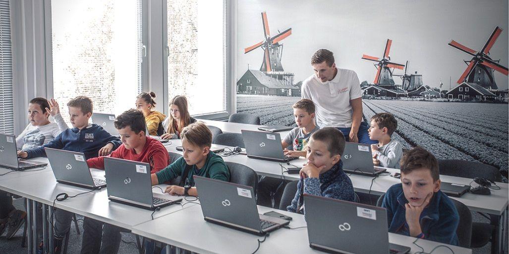 Giganci programowania nad Sanem