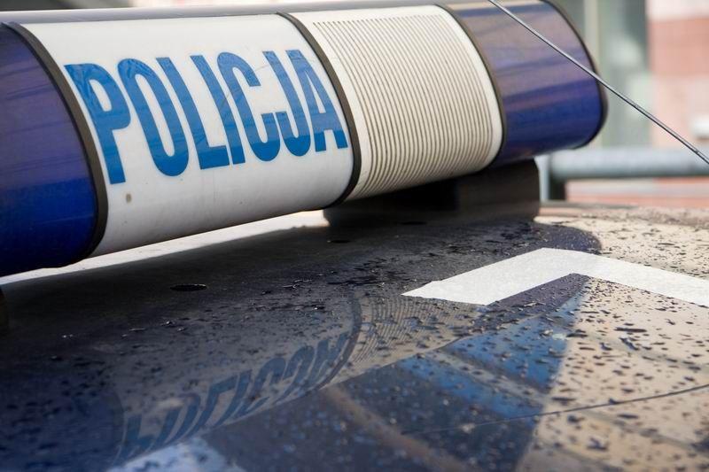 Niefrasobliwa zabawa pod szkołą zakończyła się interwencją policji