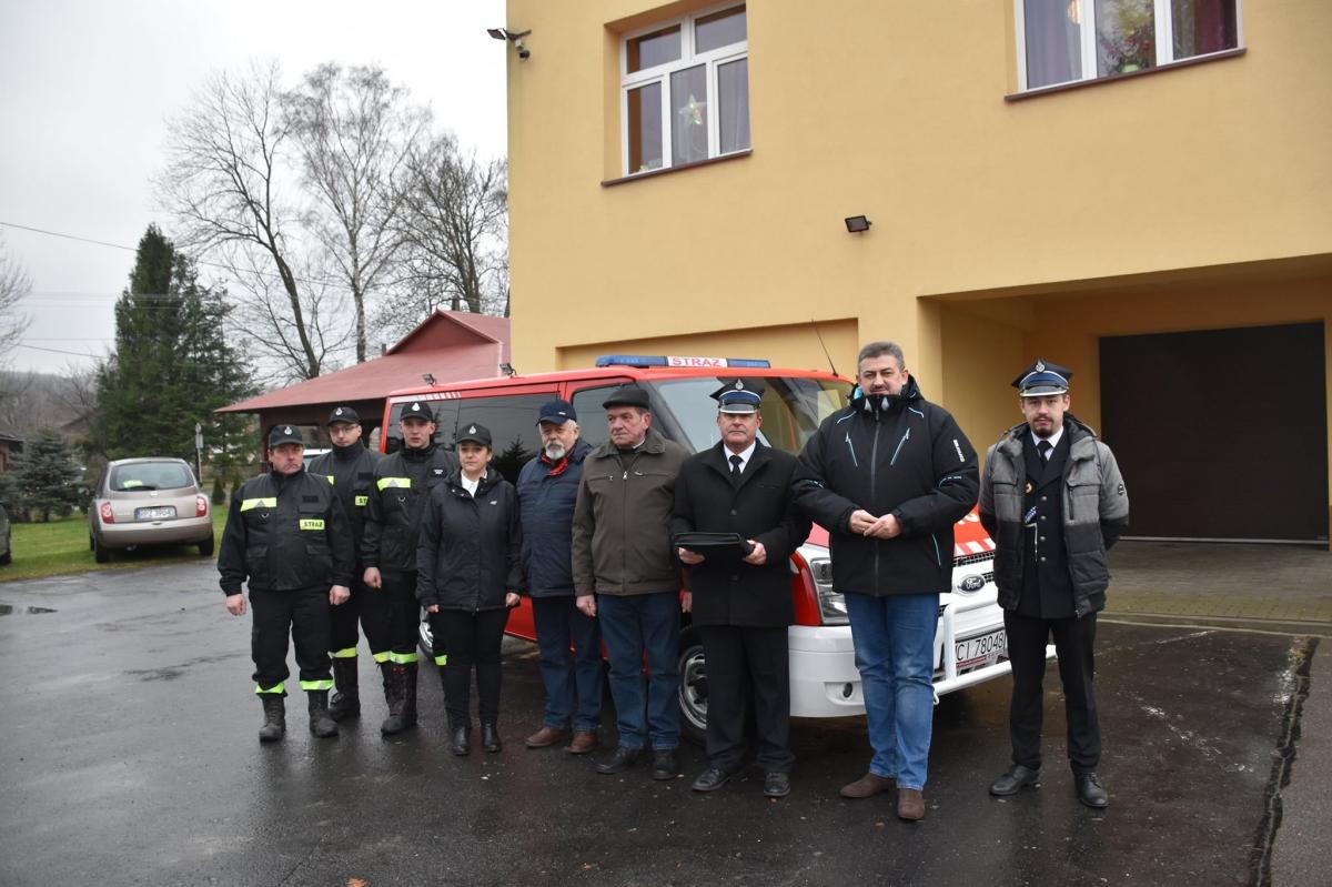 Transit zastąpił utopionego podczas powodzi sprintera. Nowy wóz druhów z Łopuszki Wielkiej